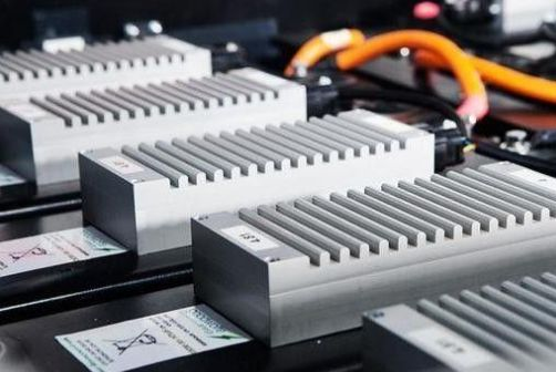 英國計劃建立車載電池工廠 旨在提振電動車及汽車業發展