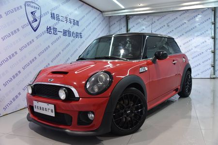 所有CooperS變體中都發現了2.0升四缸渦輪增壓發動機的改進