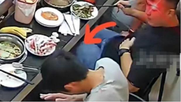 民警看鄰座一心刷手機發現在洗錢