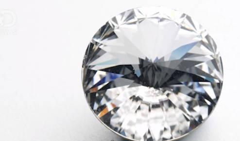 3跌停，股民人均虧超45000元，人造鉆石龍頭怎么了？