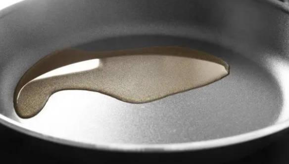 使用不沾鍋，怎樣避免致癌風險？