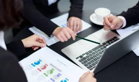 985碩士賣保險，代理人：月薪5萬，但父母還是希望我考公務(wù)員