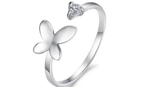 如何保養純銀飾品？