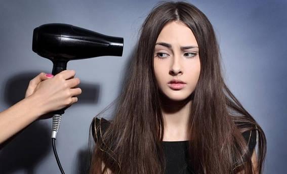 吹風機里纏入了頭發怎樣清理？