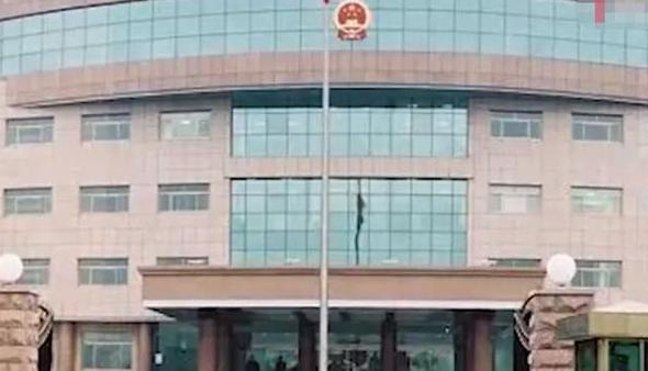 老人借房給重孫上學孫子拒還