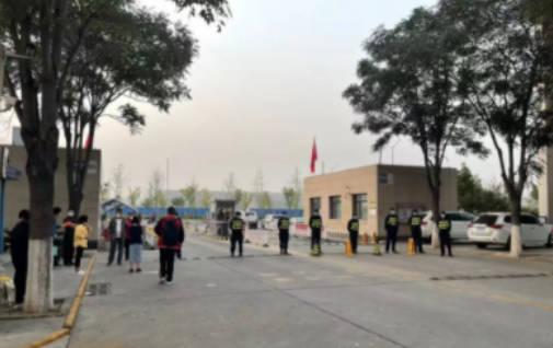 不得采取各種形式的臨時封控