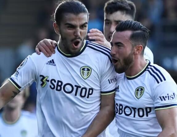 Pascal Struijk與利茲聯隊簽訂新合同至2027年