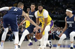 今日圣誕大戰湖人115-124不敵獨行俠