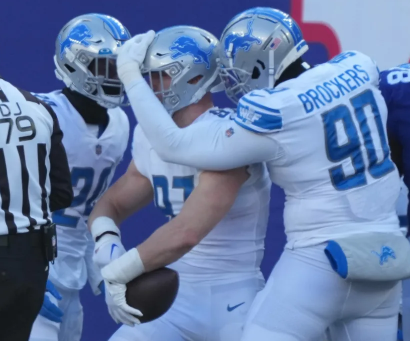 底特律雄獅隊將在綠灣穿著全白制服