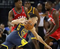 在今天結束的一場NBA常規賽中勇士129-117戰勝猛龍