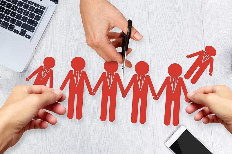 美企1月裁員超10萬，招不到人怎么辦？去年北美公司買了4.41萬個機器人（多家企業(yè)宣布裁員計劃）