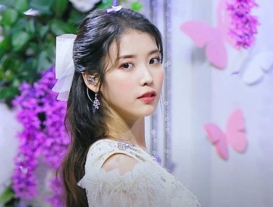 韓國女星IU涉嫌剽竊歌曲遭警方告發，引發爭議