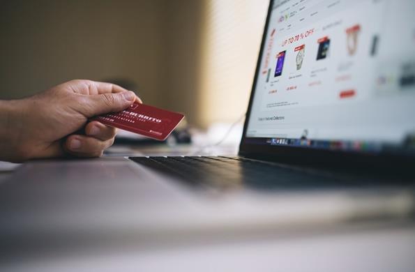 618電商巨頭掀起最激烈價格戰 京東百億補貼引爆市場