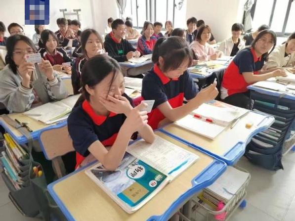 云南彝良縣公安局高效應對突發山洪，135名中考考生獲新身份證保證參考順利進行