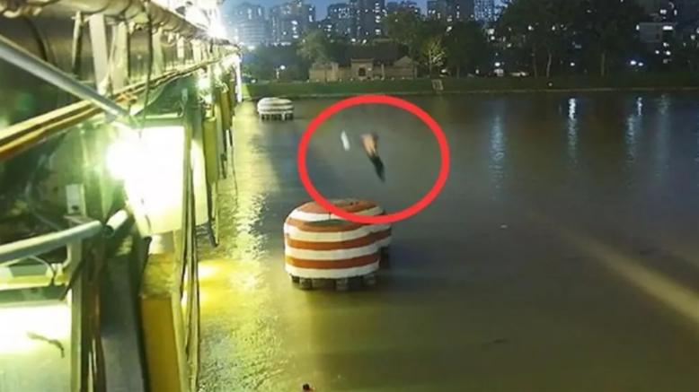 江蘇宿遷中學老師跳河救人，勇敢行動引網友點贊