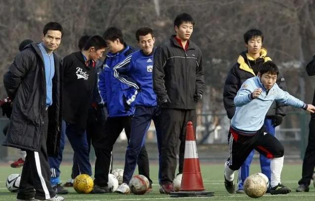 激動落淚！內蒙古體育生高考351分，感動全場的瞬間