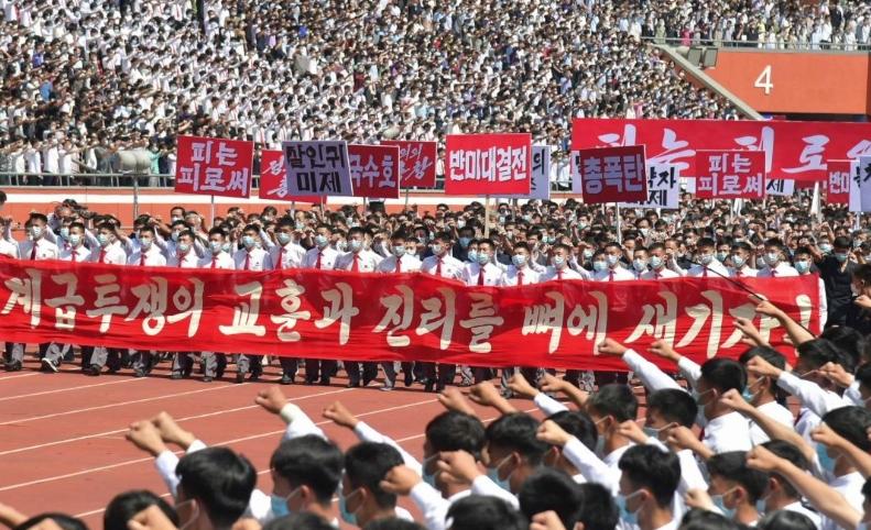 保衛祖國的決心：朝鮮平壤舉行規模盛大的反美群眾集會