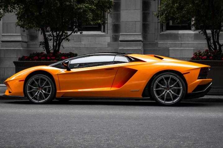 蘭博基尼燃油車型火爆銷售，兩年后停產前訂單已爆滿！
