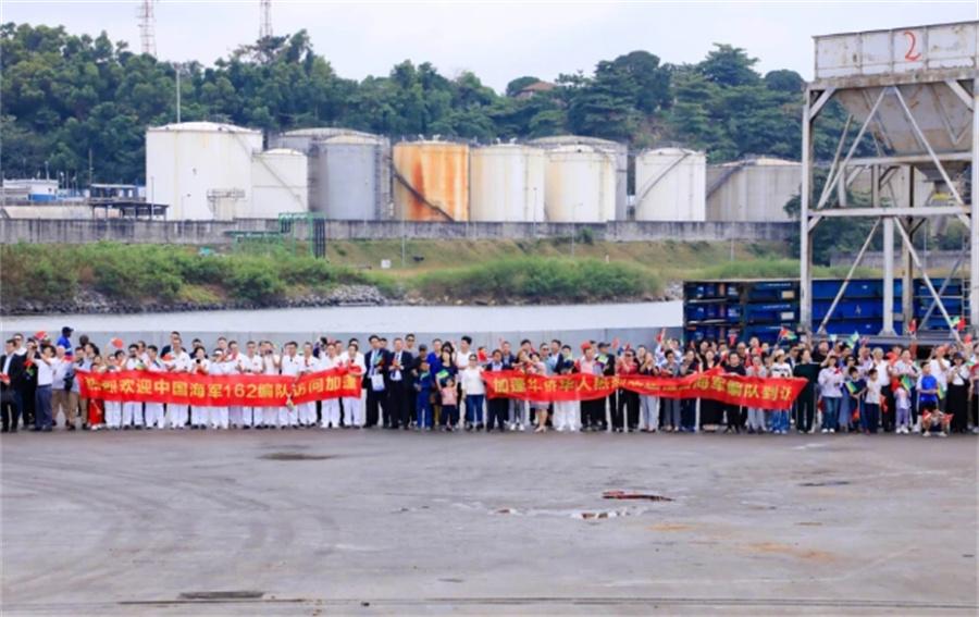 罕見！中國海軍展示超強能力，幫助外軍艦艇維修設備