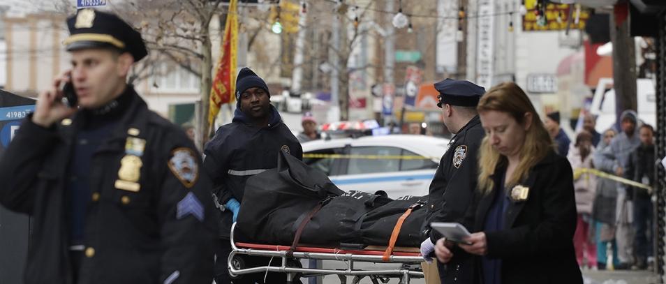 紐約聯合廣場贈品活動引發大規模騷亂，警方介入控制混亂場面