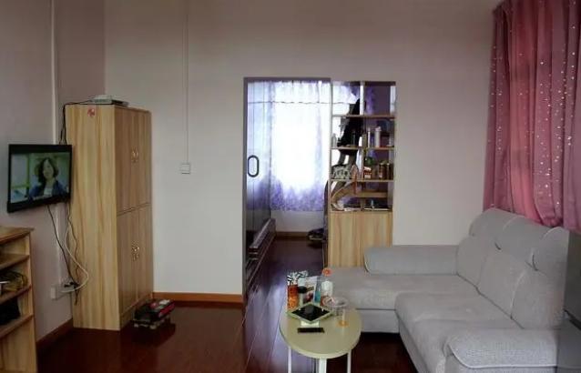 揭秘新現象：女孩僅開2小時空調，電費百元不見蹤影！