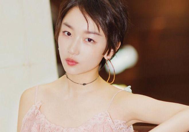 周冬雨勇敢應對電影《燃冬》浴室戲，展現專業素養與真實情感