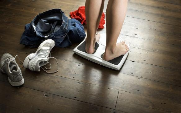 女孩因男友嫌棄胖瘋狂減肥，引發(fā)社會(huì)關(guān)注