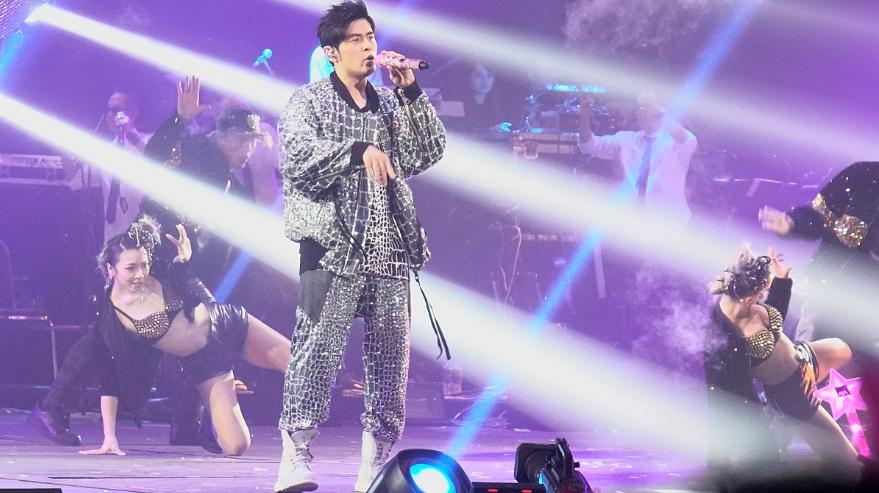 女子花13000元購周杰倫演唱會(huì)門票，卻在演出前被偷！派出所涌入大量被盜報(bào)案的人