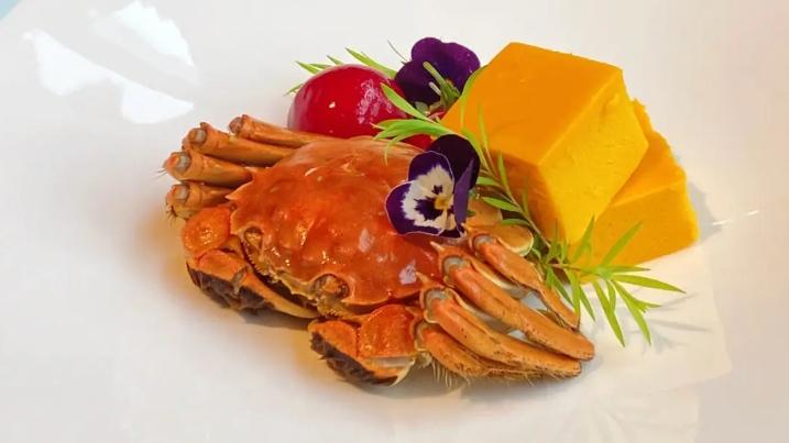 文華中學學生餐廳現大閘蟹盛宴：家長們豎大拇指！