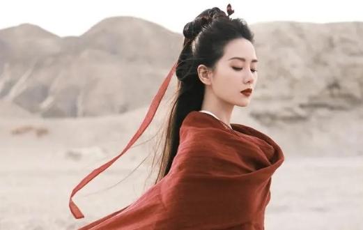 劉詩詩：從小學芭蕾到塌腰糾正，娛樂圈的體態之道