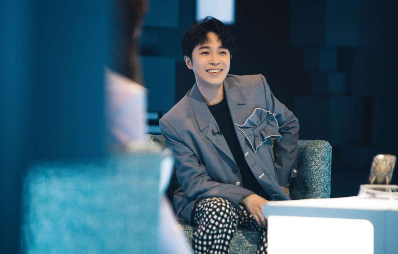 吳青峰失聲引關注，醫生揭示失音背后預警信號