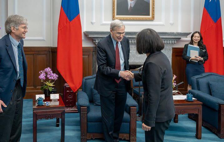 美代表團赴臺會晤賴清德、蔡英文，中國外交部發出堅決反對聲明