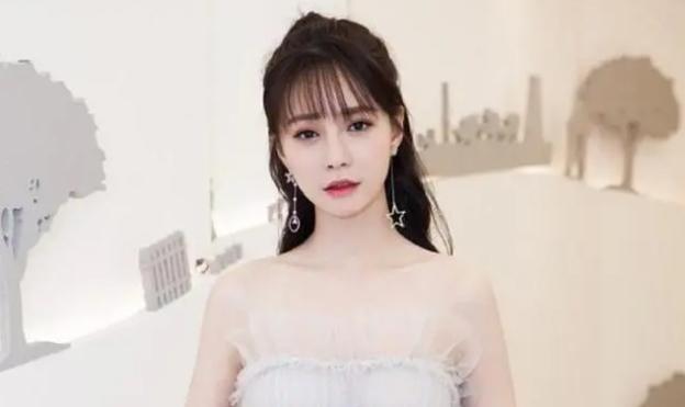 堅韌與笑容：沈夢辰勇敢面對腰椎骨頭斷裂，演繹生活中的專業精神