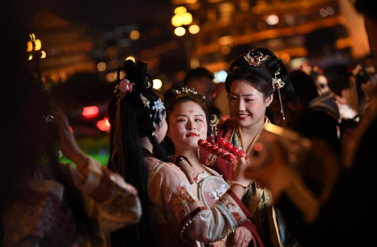 2024年春節：漢服產業繁榮興旺