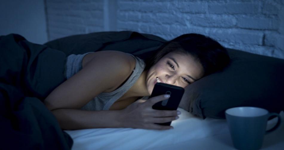 中國(guó)睡眠研究報(bào)告2024：手機(jī)成癮與互聯(lián)網(wǎng)職業(yè)影響睡眠質(zhì)量