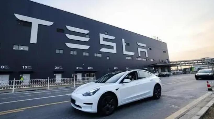 被特斯拉毀約應屆生發聲：：協議違約金是0元，賠償一個月底薪合理嗎？