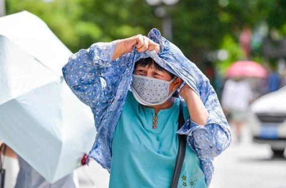 高溫橙色預警！今日多地氣溫飆升，防暑降溫有妙招！