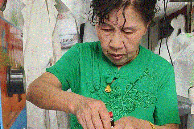 南京“咖啡阿姨”：看淡火與涼，用松弛感品味生活哲學